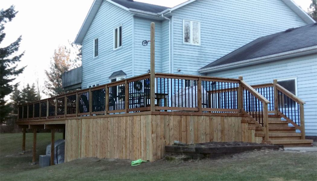 Composite Floor Deck with Brown Treated Trim
