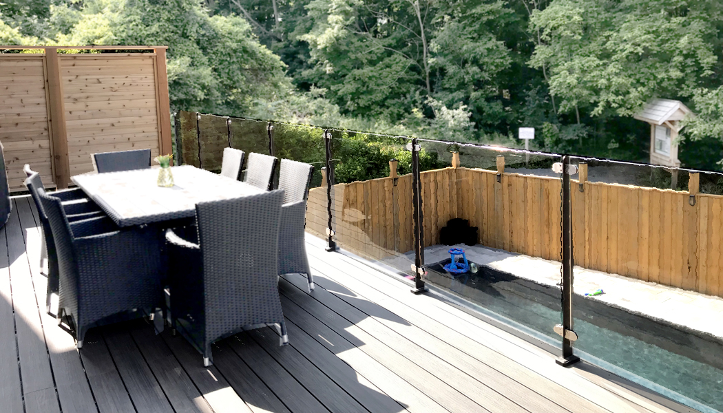 Aluminum+InvisiRail&reg; Composite Deck