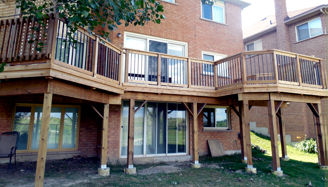 &reg;  Gossen Vinyl Decking